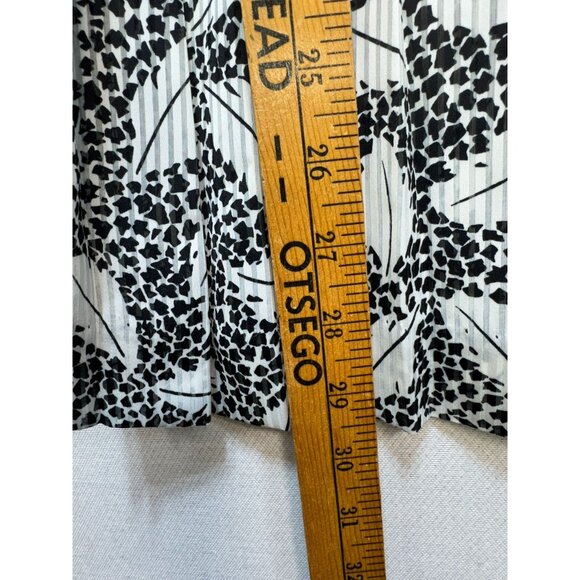 Alfred Dunner Womensl Pleated Skirt Size 18 Black & White Floral - Picture 6 of 9